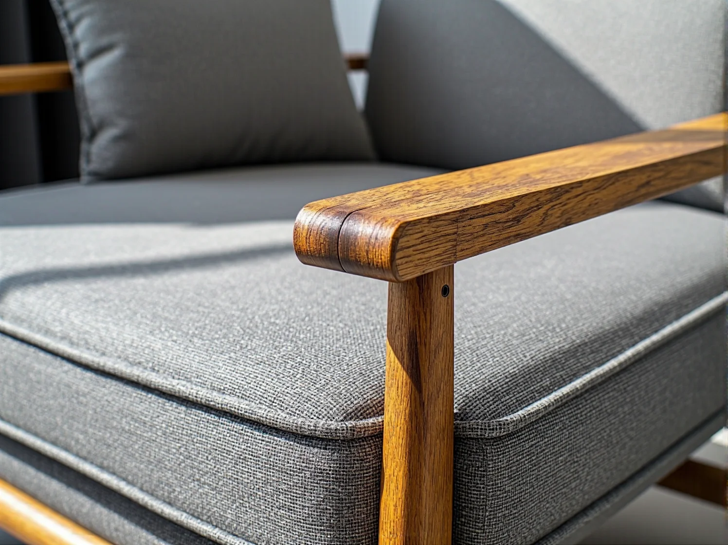 Ergonomiczne krzesło i biurko dopasowane do wzrostu dziecka, wspierające postawę.