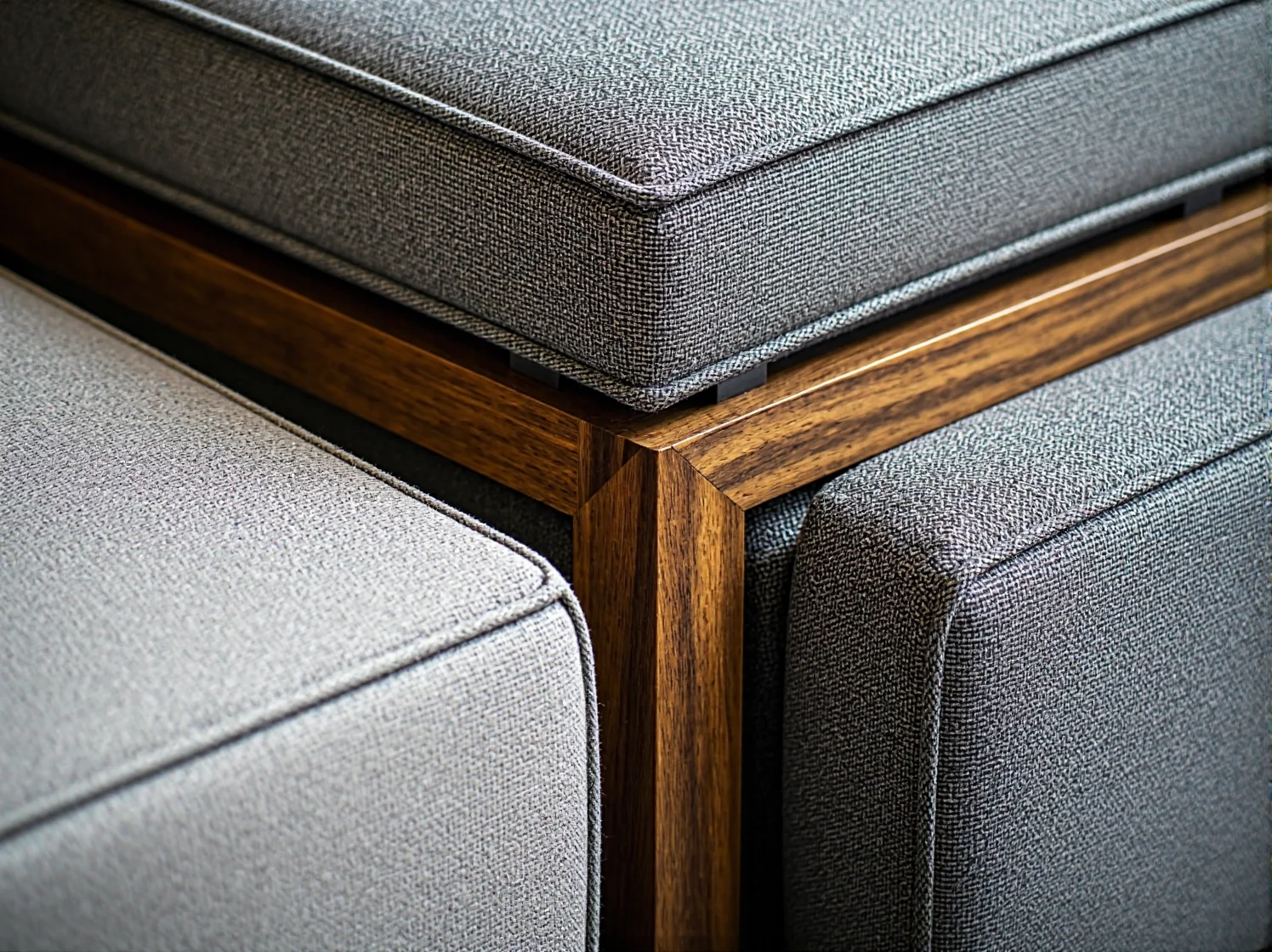 Precyzyjna pilarka tarczowa do cięcia płyt meblowych i drewna